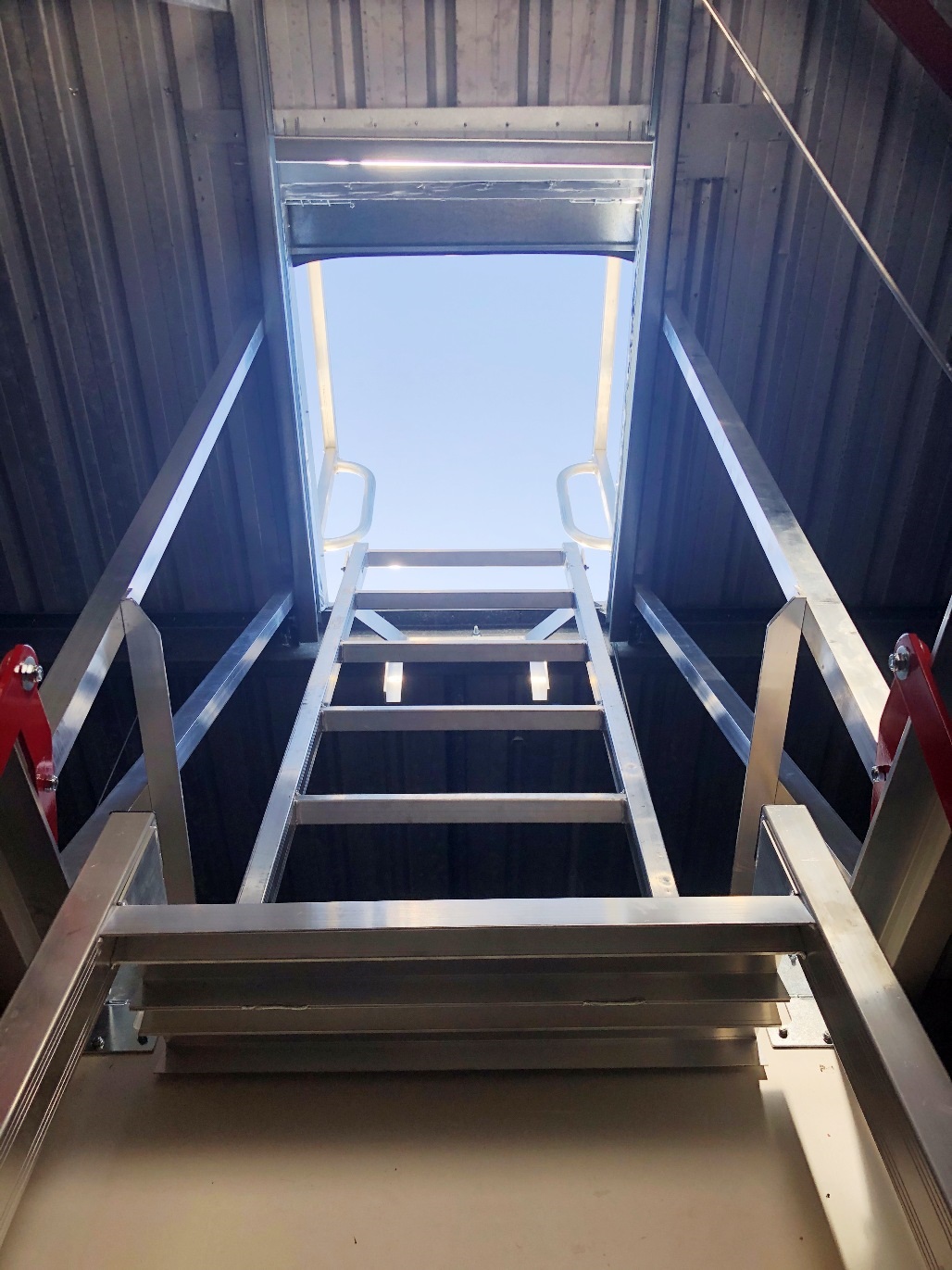 Roof hatch access